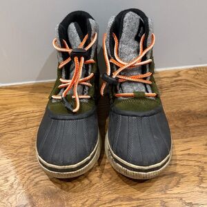 Sorel Unisex-Child Out N About Iv Classic Waterproof Boots Size 4 big kid